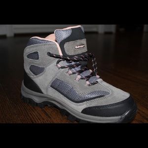 HI TEC HIKING BOOTS